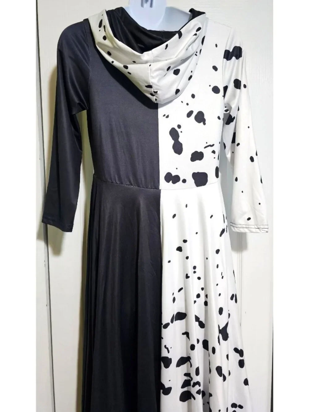 Cruella Estelle de Vil Kids Costume Hood Dress Black White Dalmatian Cane Mask